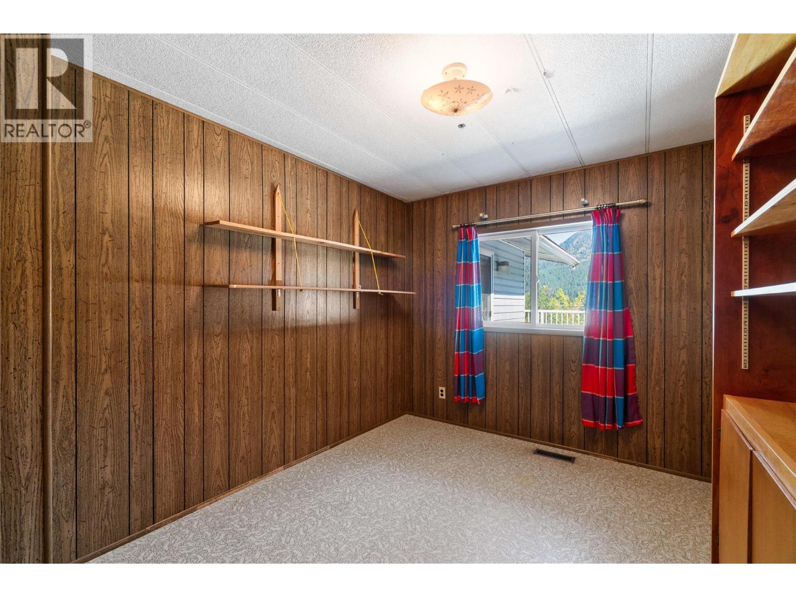  2662 CENTENNIAL Drive, Blind Bay