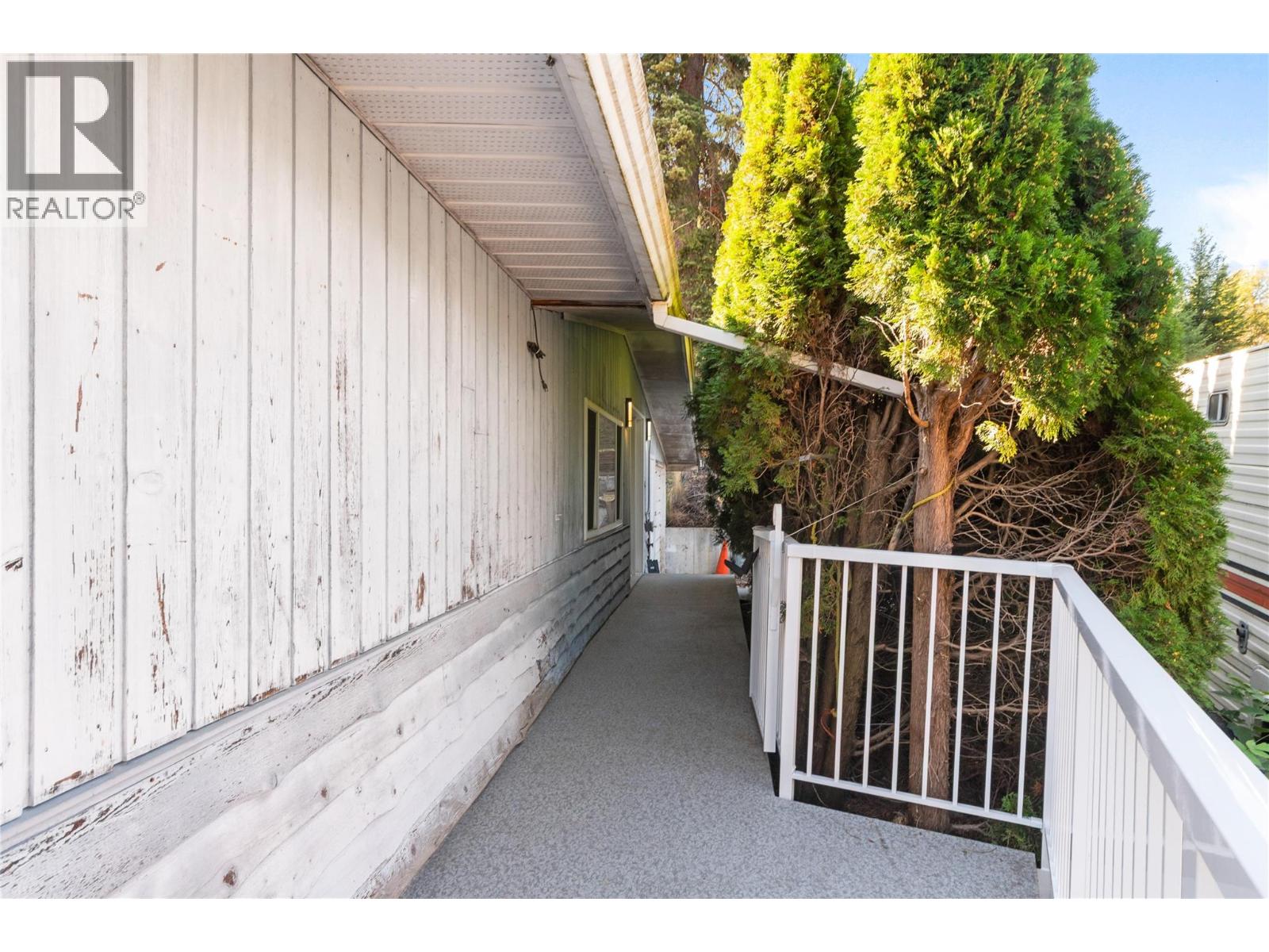  2662 CENTENNIAL Drive, Blind Bay