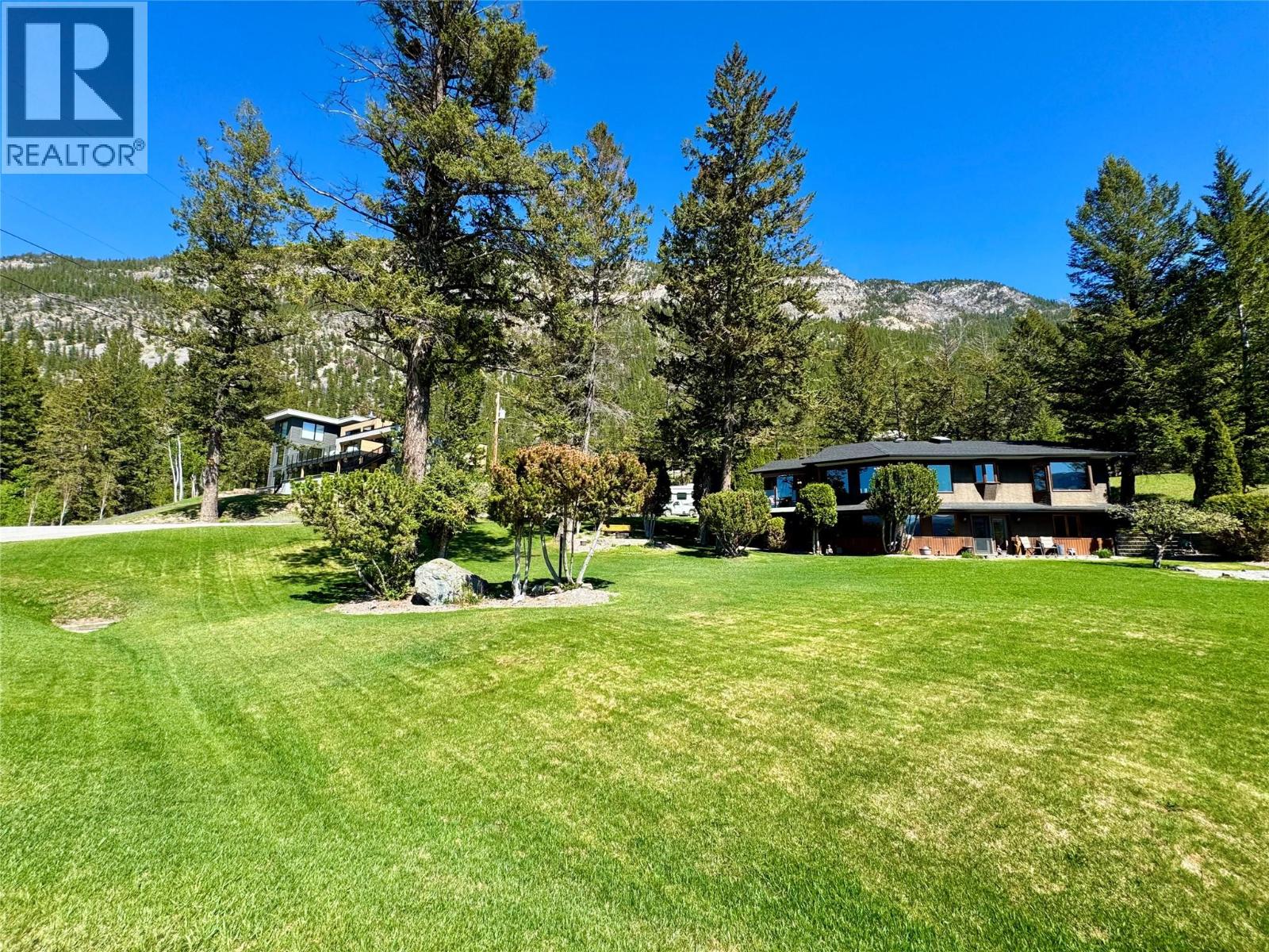 8380 RICHARDSON CRESCENT - 12