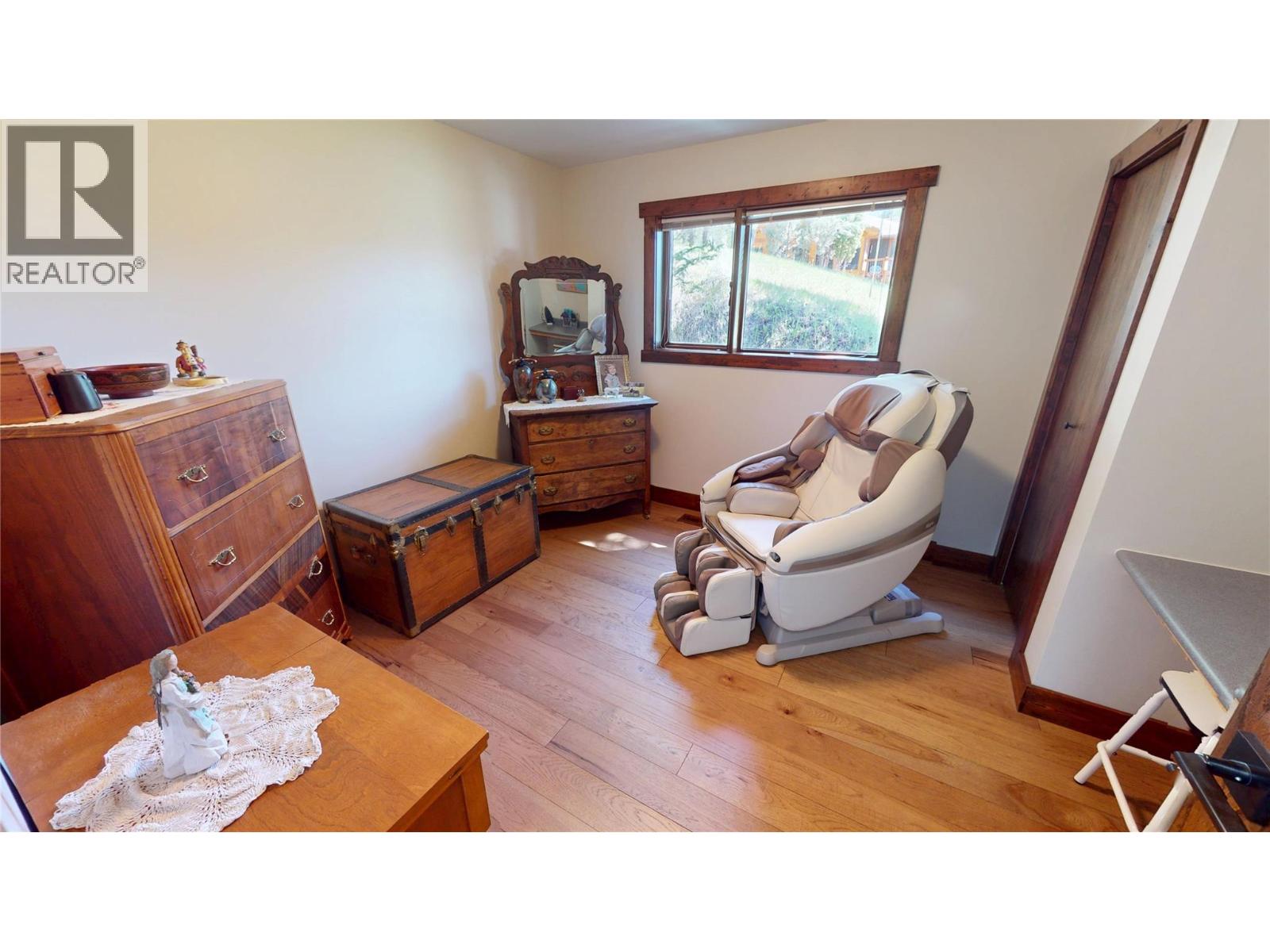 8380 RICHARDSON Crescent - 23