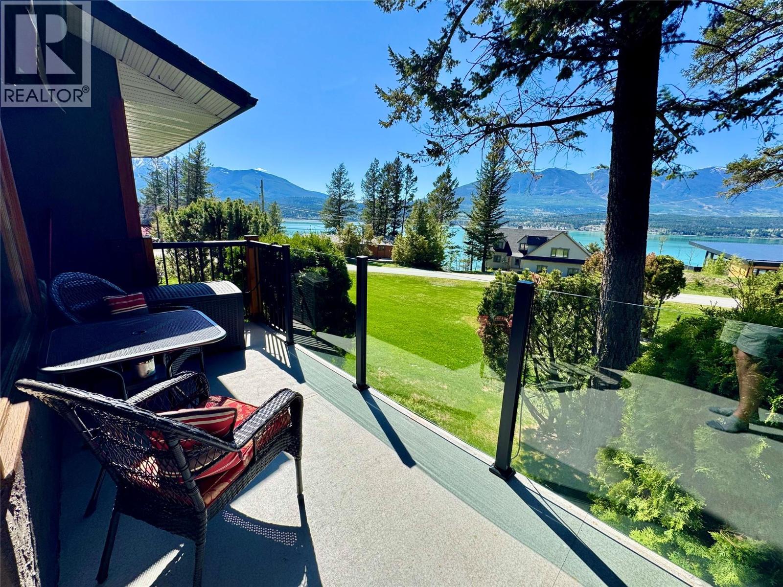 8380 RICHARDSON Crescent - 7