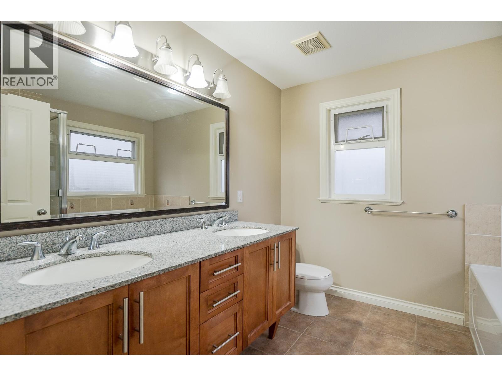 #10-7060 BRIDGE Street, Richmond