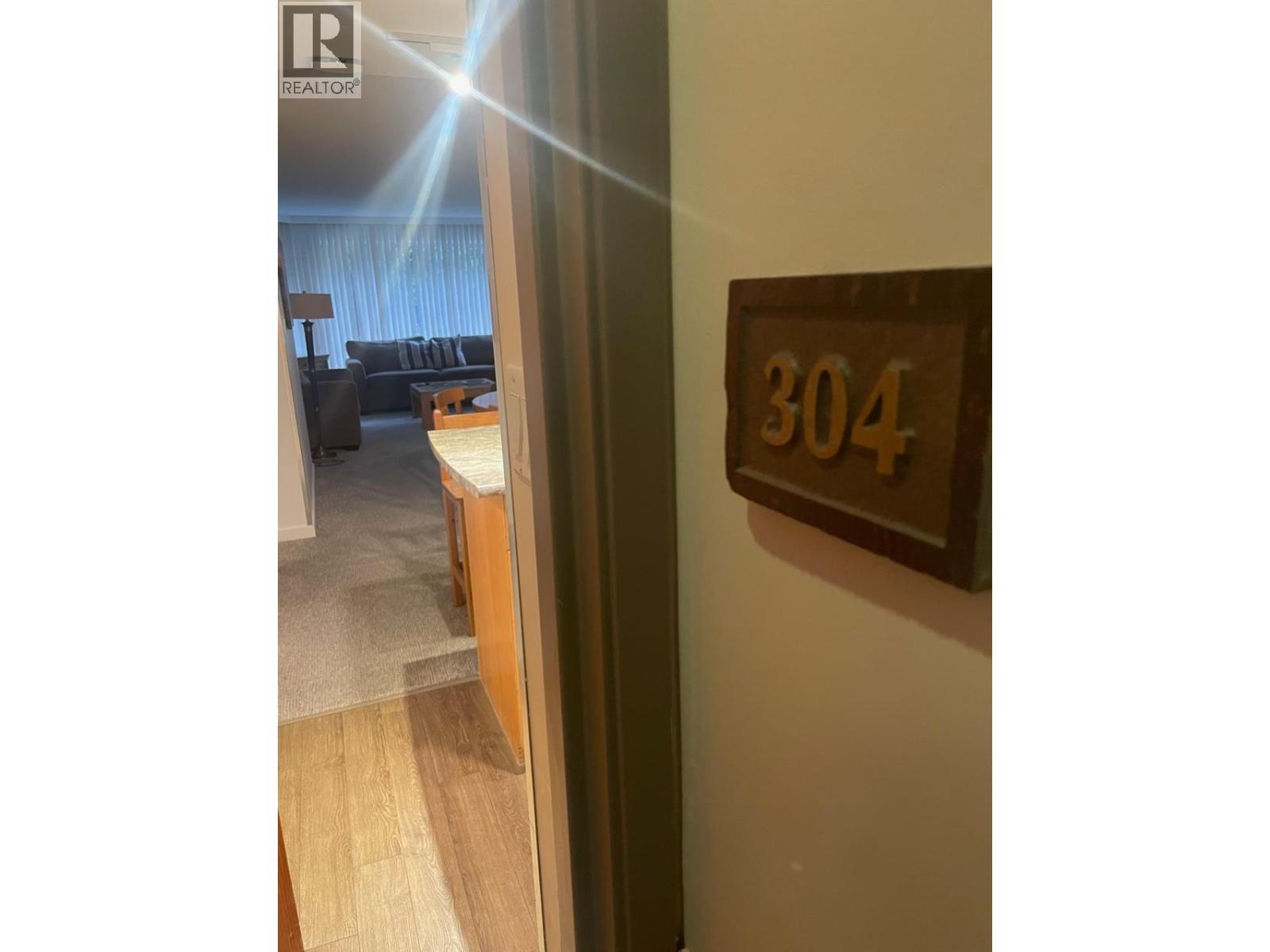 304 Week 2-4910 SPEARHEAD PLACE, Whistler