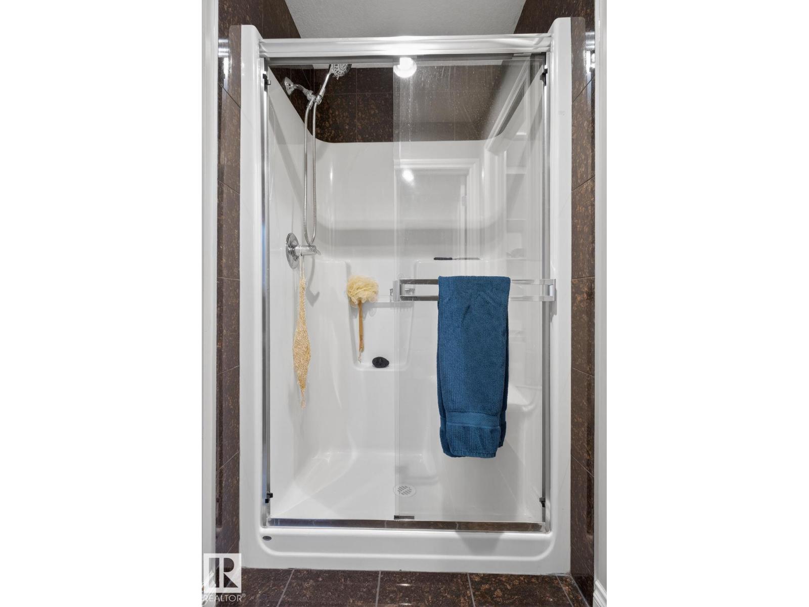 13608 160 AV NW, Edmonton