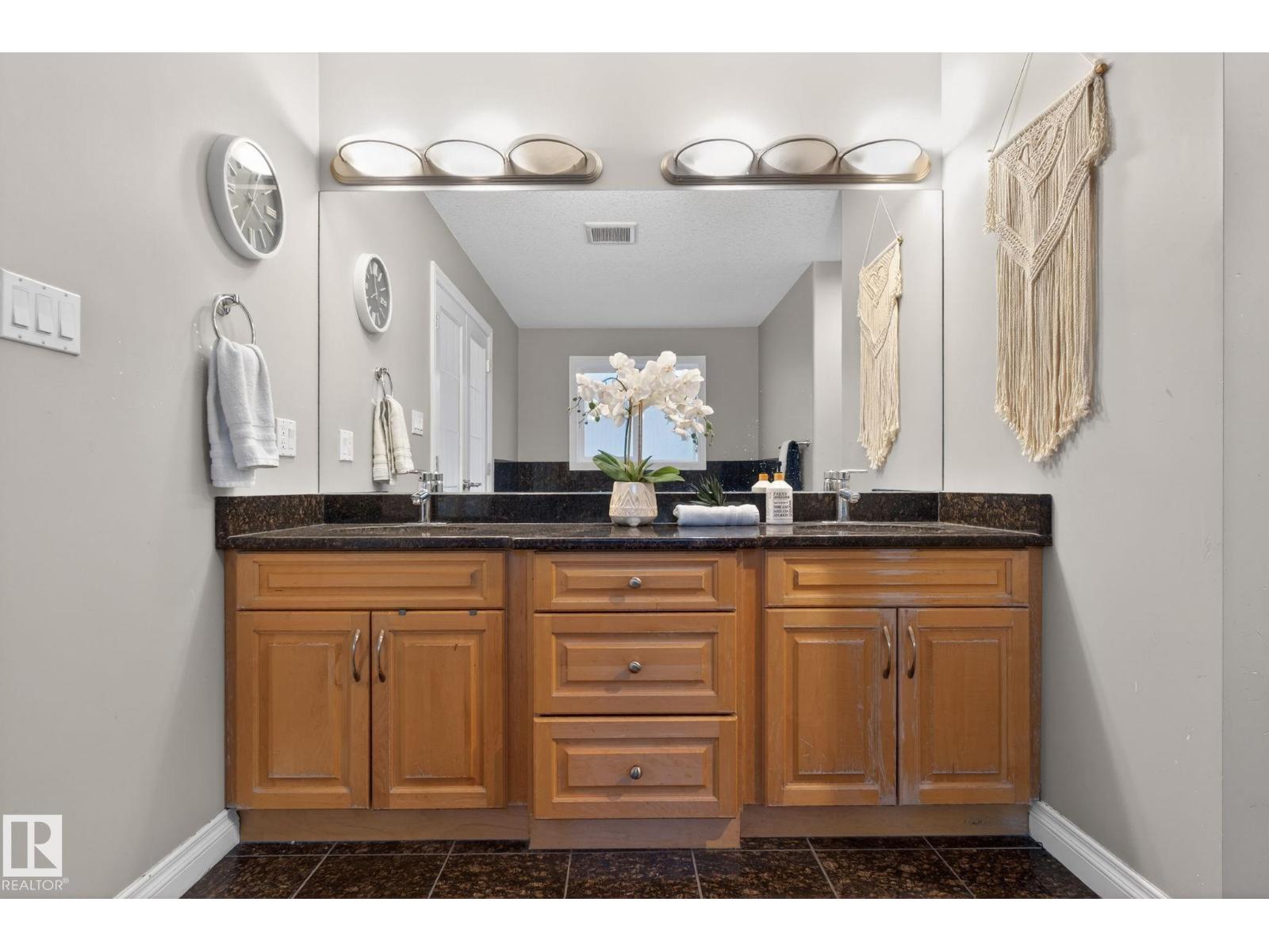 13608 160 AV NW, Edmonton