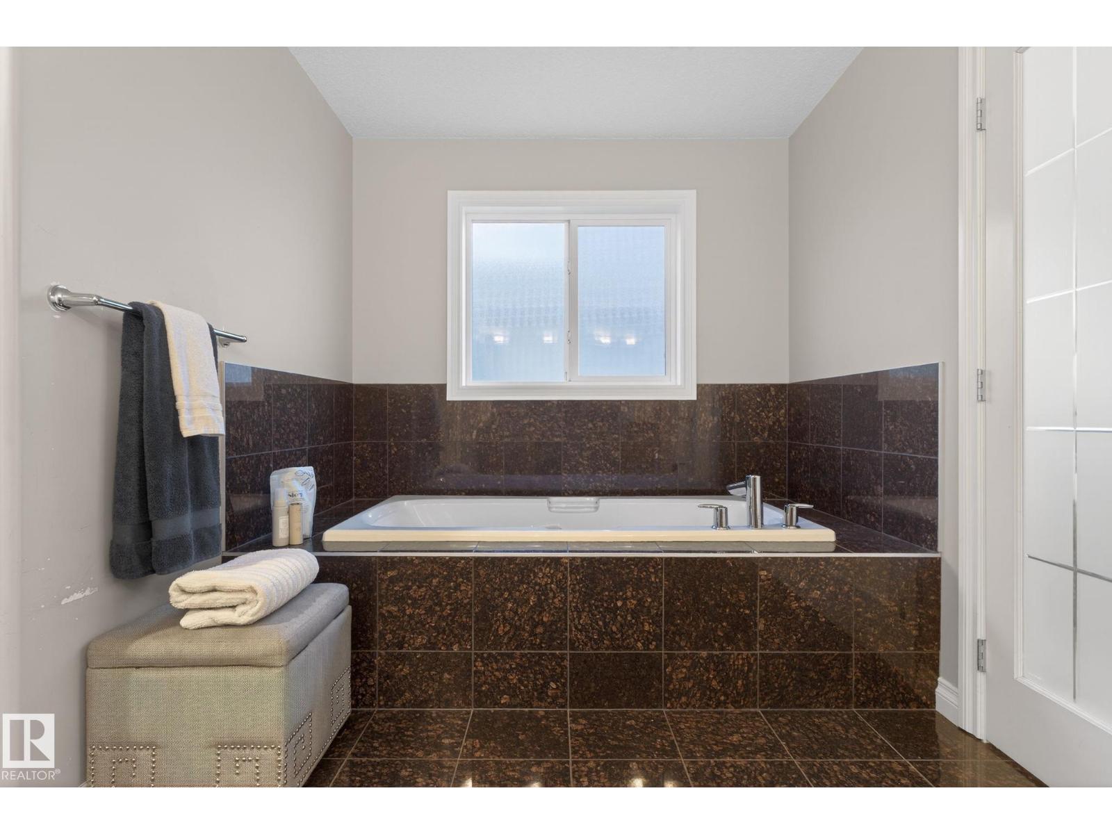 13608 160 AV NW, Edmonton