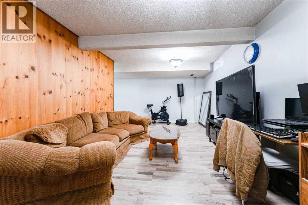 Single Family House Bungalow for Sale in  Falton Way NE Falconridge Calgary 