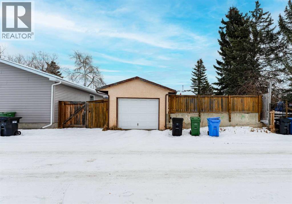 Single Family House Bungalow for Sale in  Falton Way NE Falconridge Calgary 
