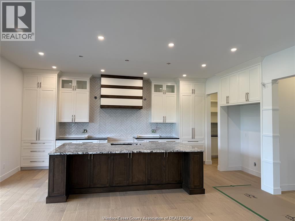 38 YORK - Photo 4 of 17, Kingsville, Ontario