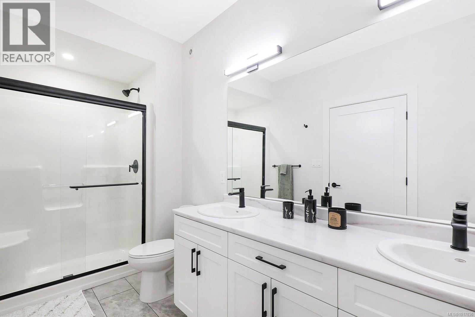 1 1505 Croation Rd, Campbell River