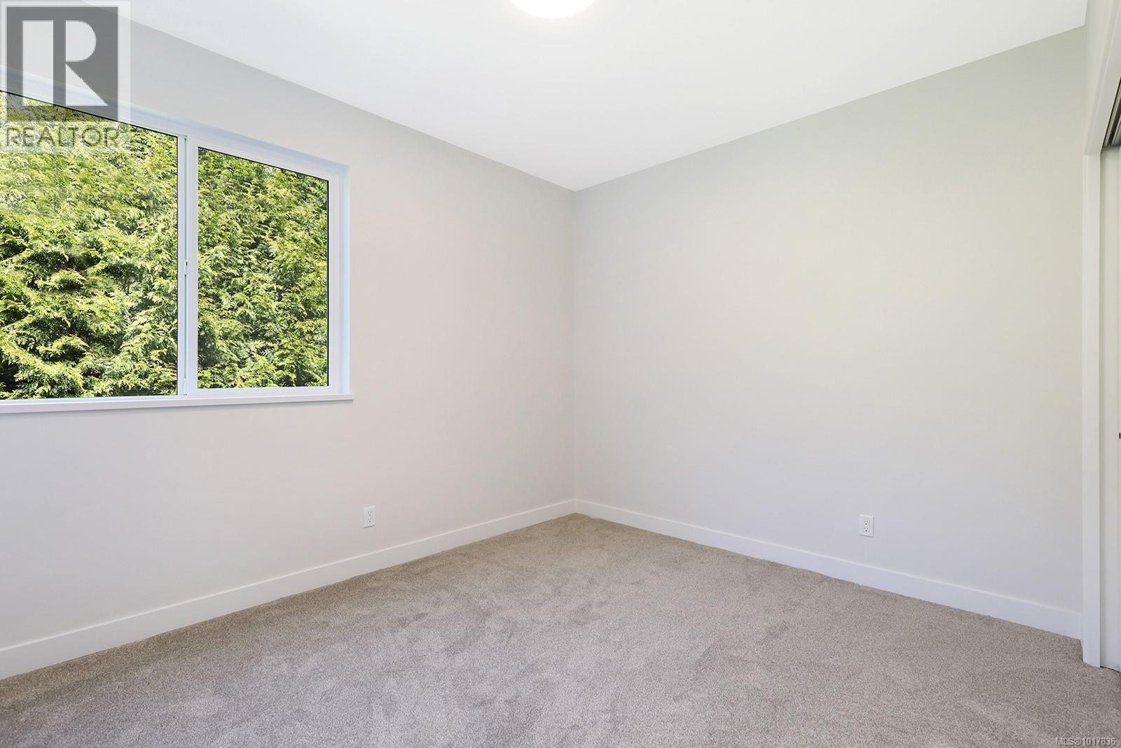 1 1505 Croation Rd, Campbell River