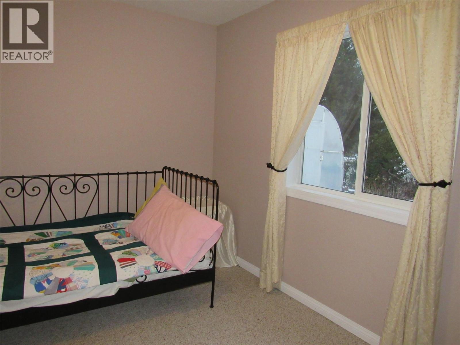 1659 Greystone Place, Castlegar