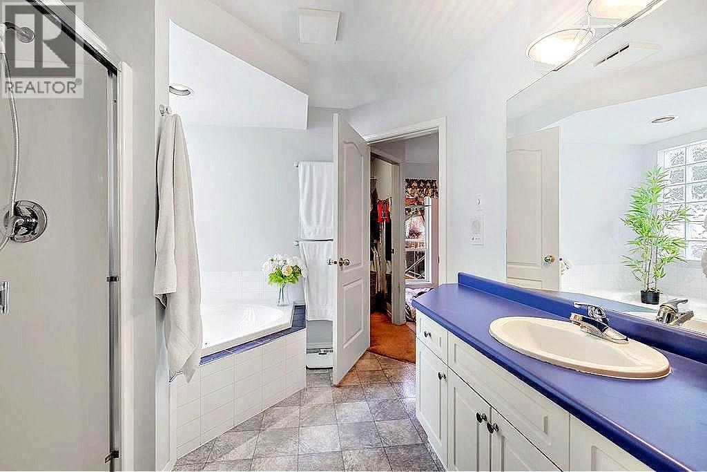  5205 MacNeill Court, Peachland