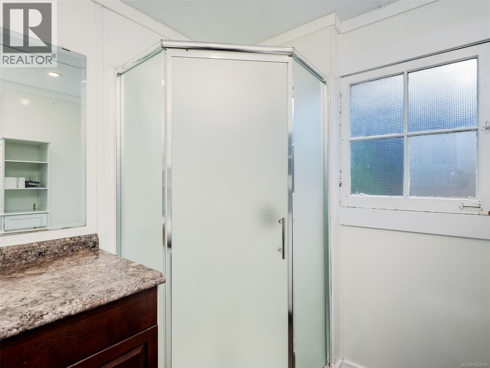 1029 Queens Ave, Victoria