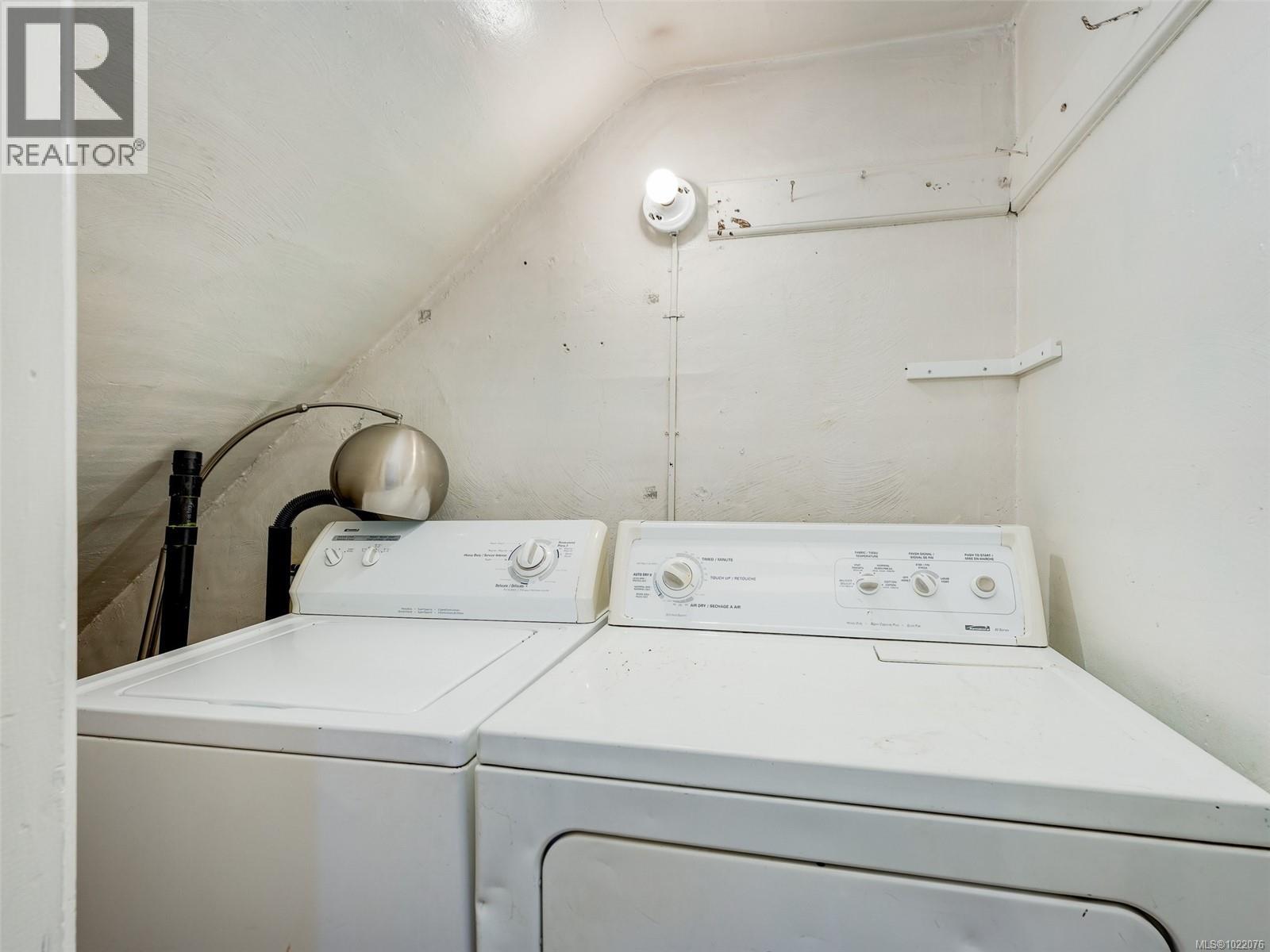 1029 Queens Ave, Victoria