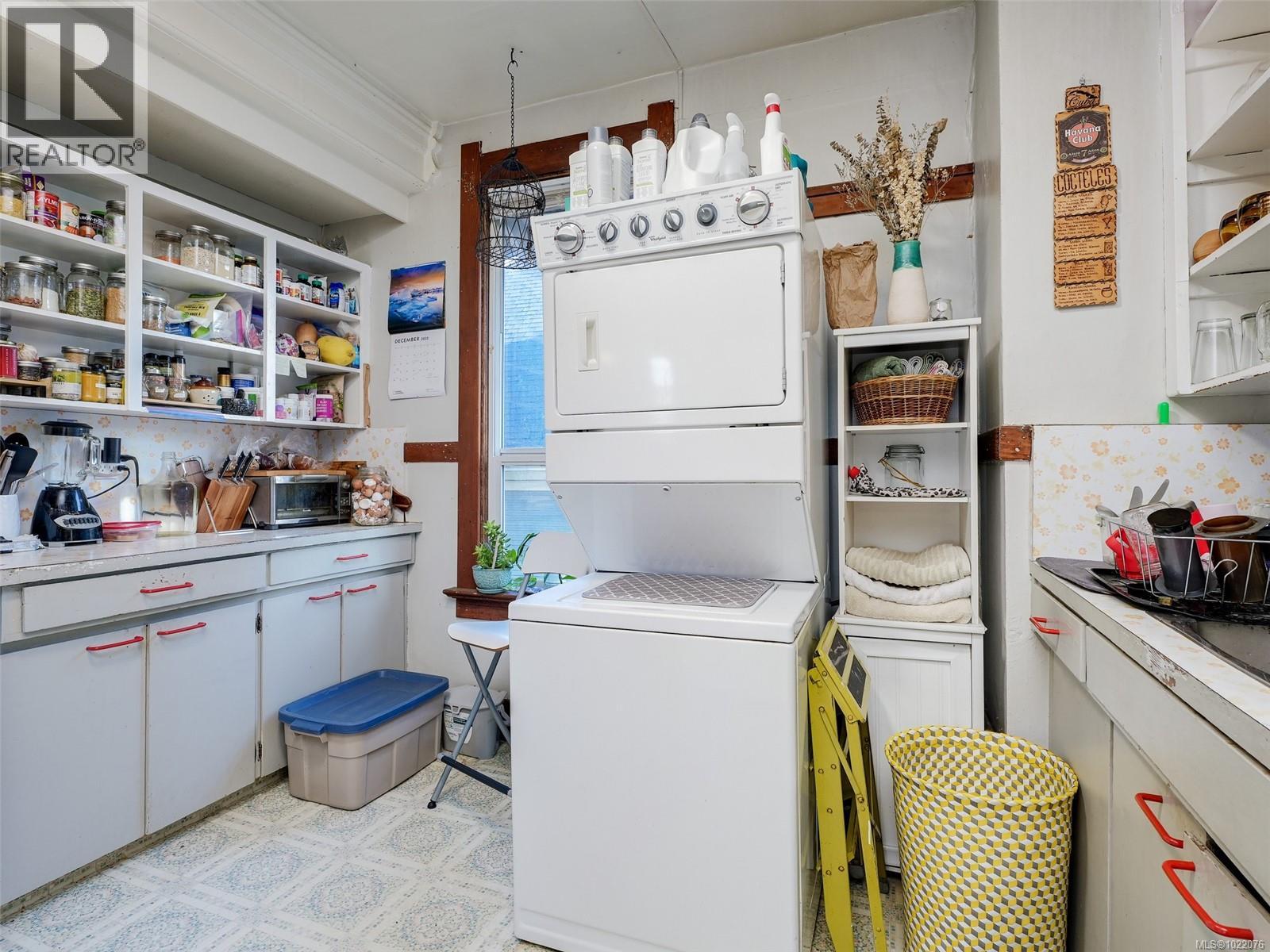 1029 Queens Ave, Victoria