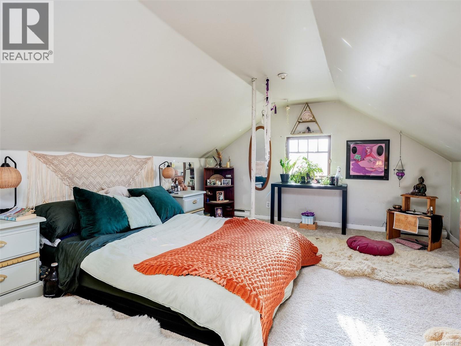 1029 Queens Ave, Victoria