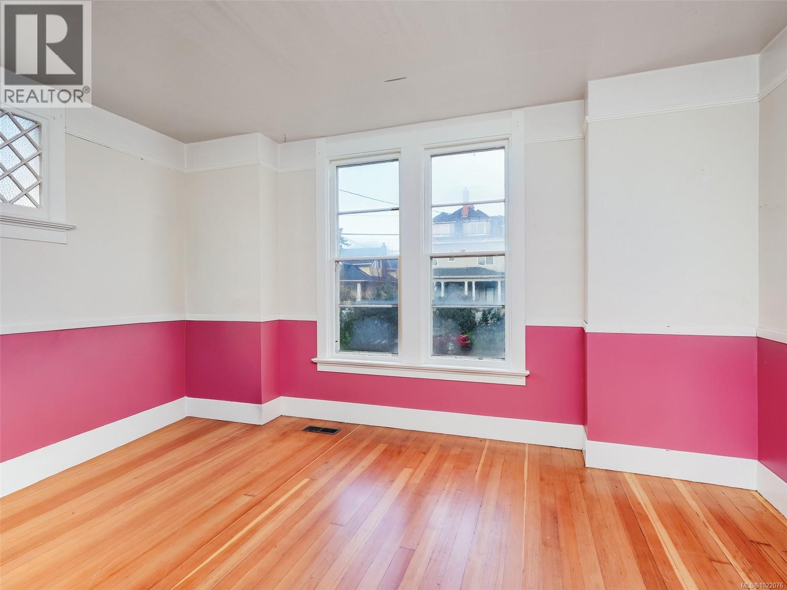 1029 Queens Ave, Victoria