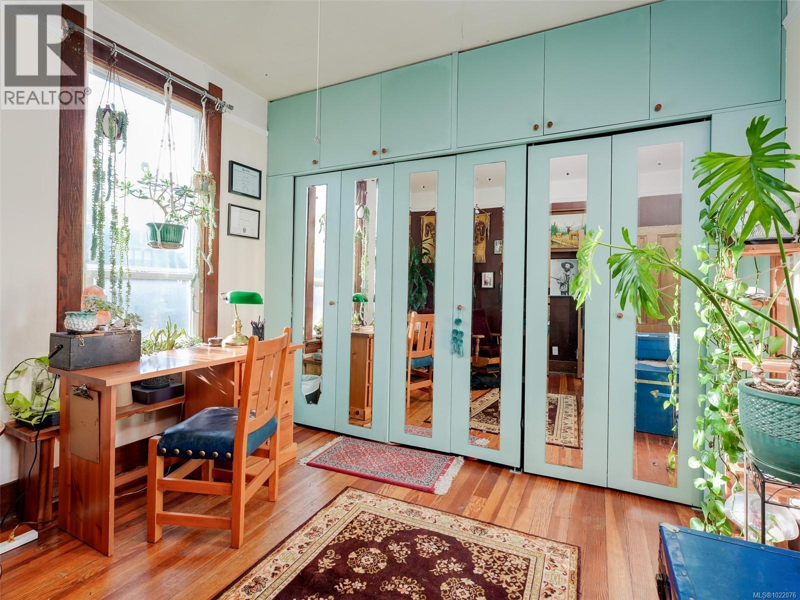 1029 Queens Ave, Victoria