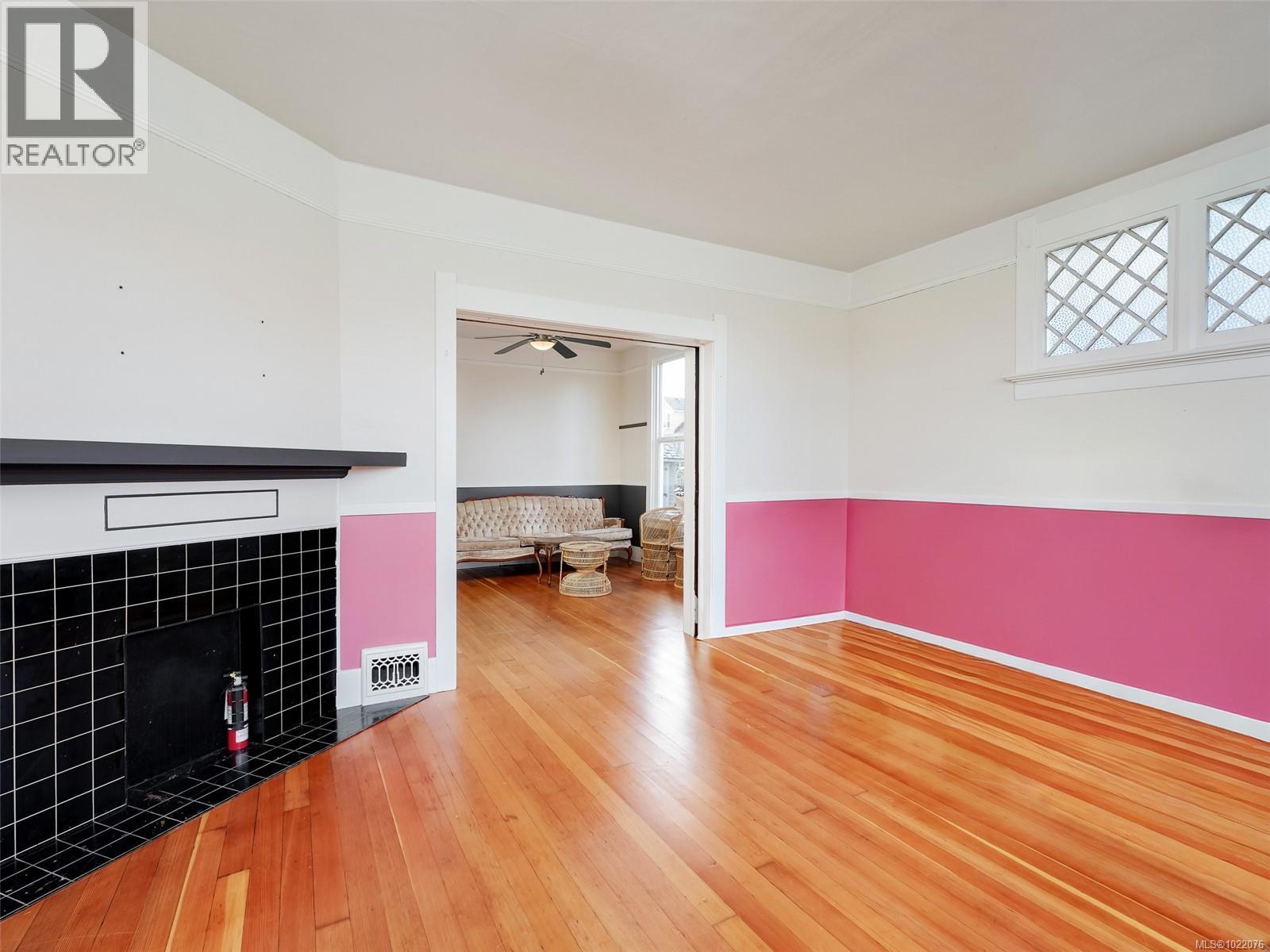 1029 Queens Ave, Victoria