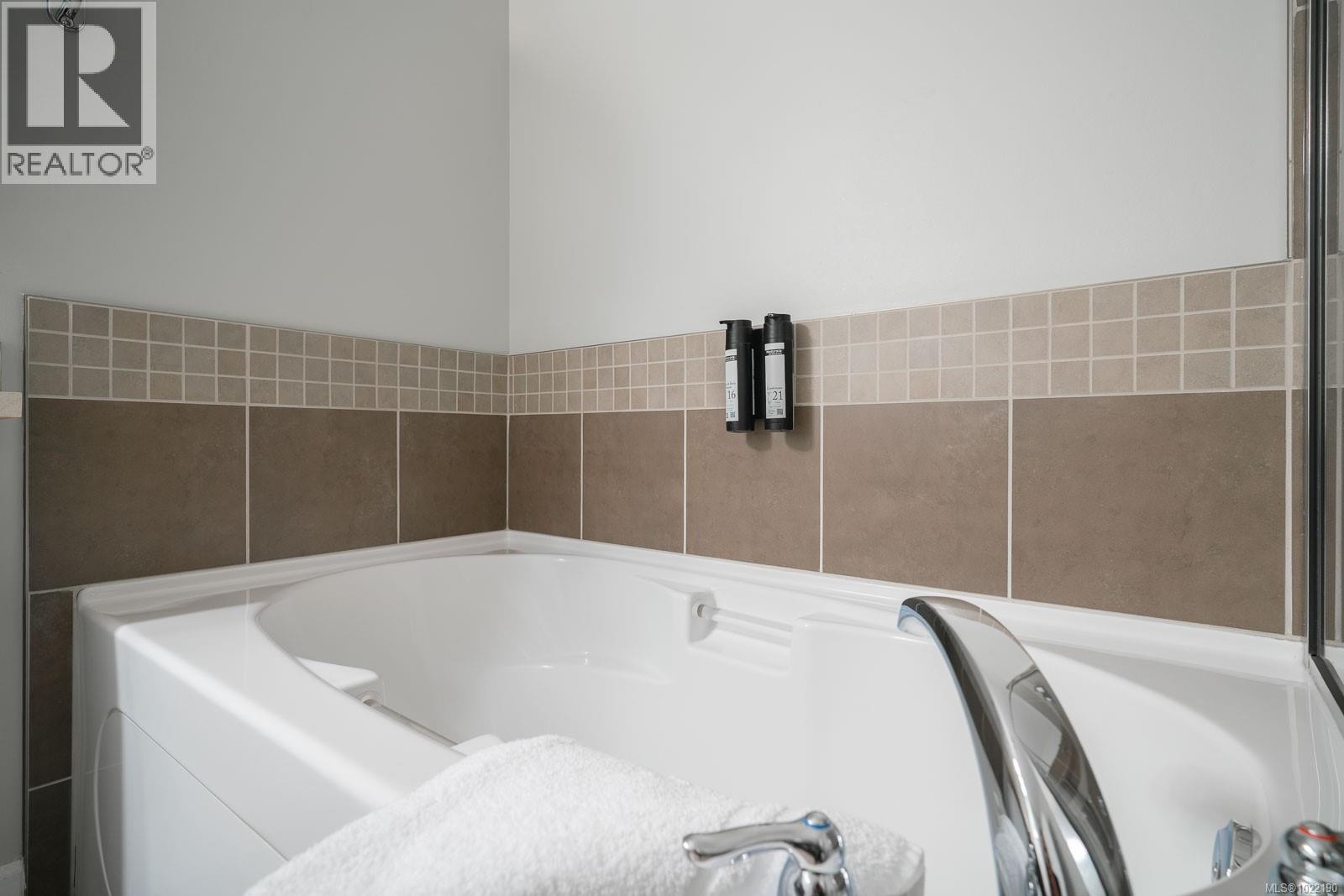 315C 1730 Riverside Lane, Courtenay