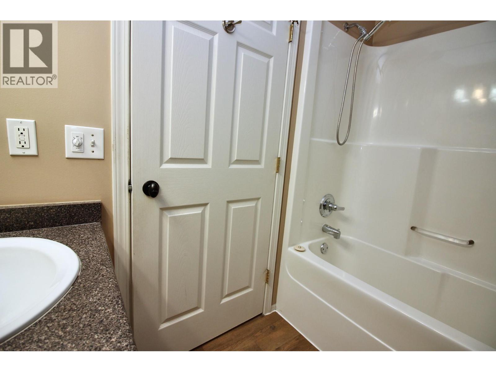 121 2585 Hebert Road, Kelowna