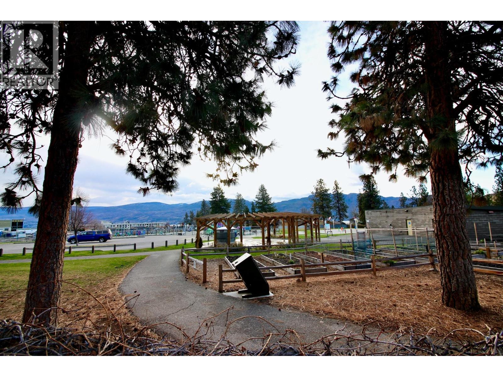 121 2585 Hebert Road, Kelowna