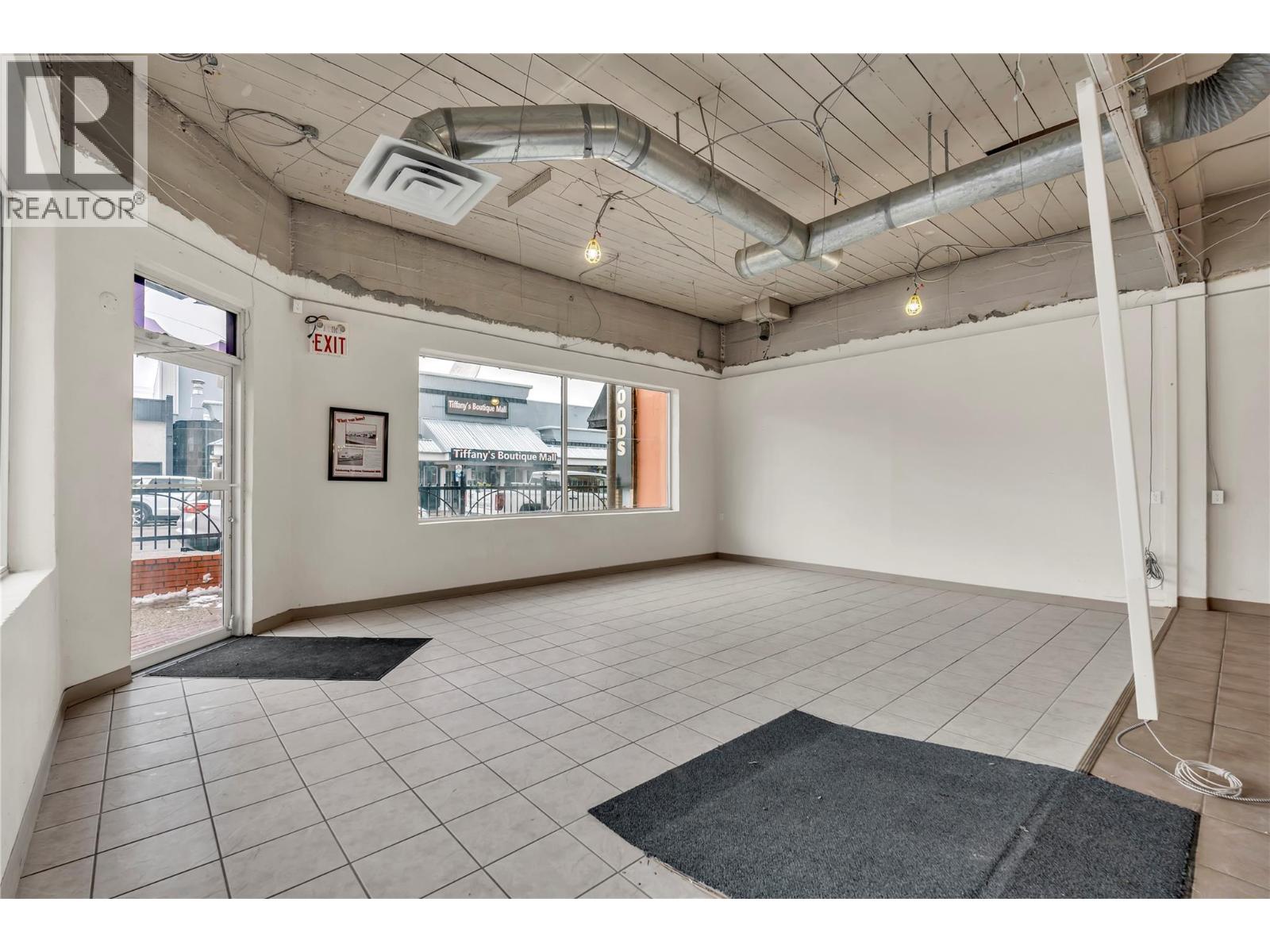 100 564 Main Street, Penticton