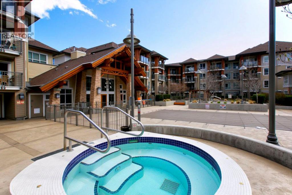 324 1099 Sunset Drive, Kelowna