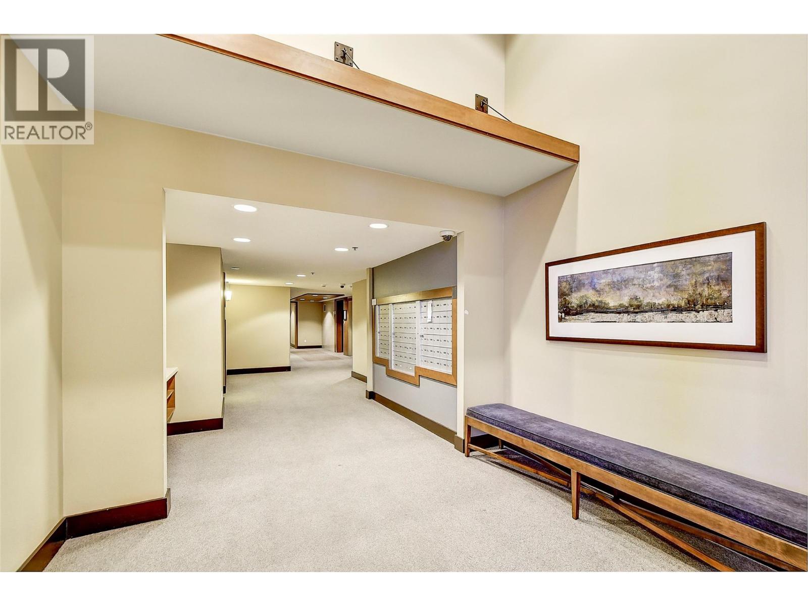 324 1099 Sunset Drive, Kelowna