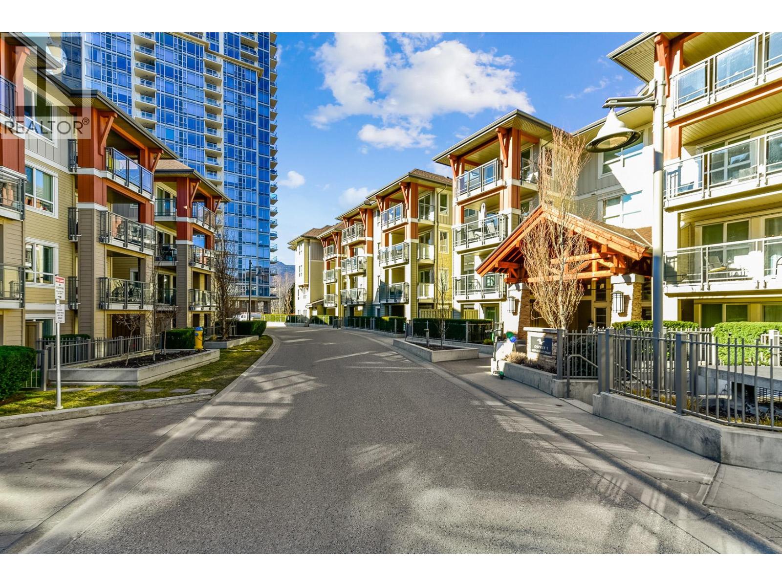 324 1099 Sunset Drive, Kelowna