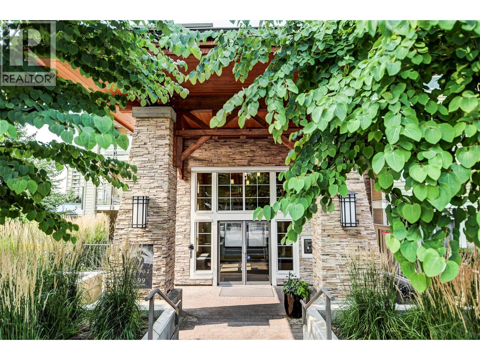 324 1099 Sunset Drive, Kelowna