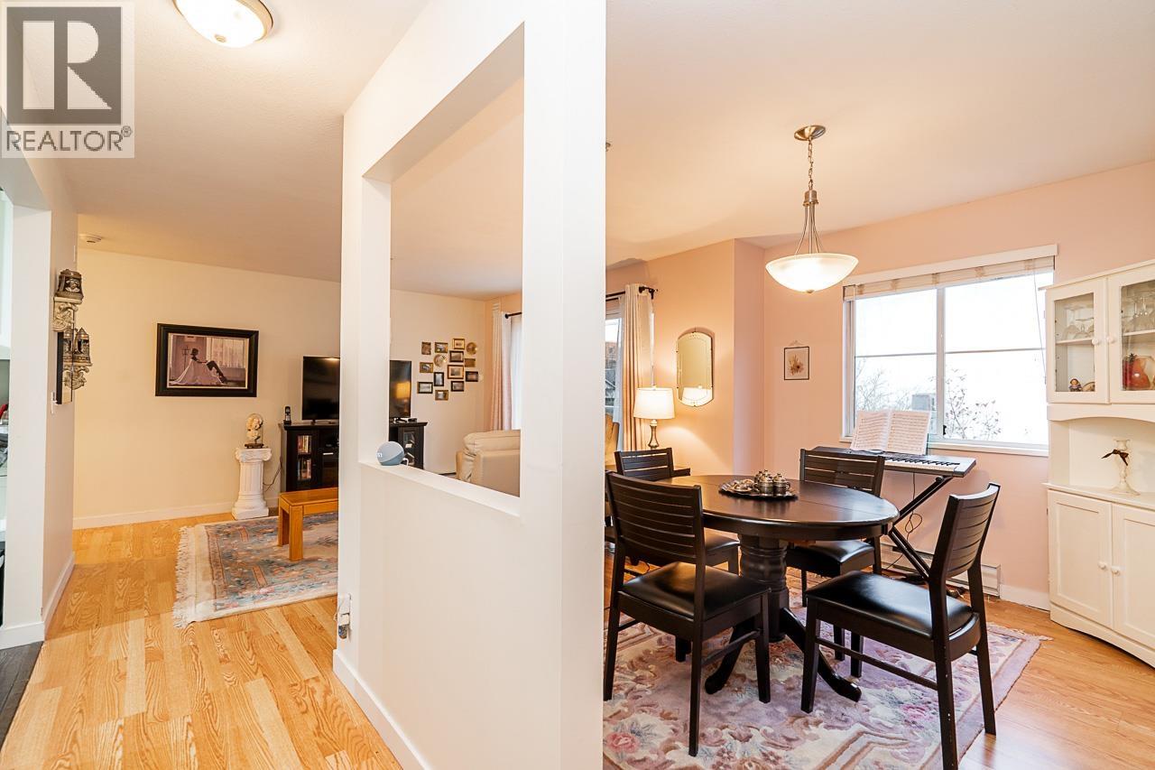 203 2983 CAMBRIDGE STREET, Port Coquitlam