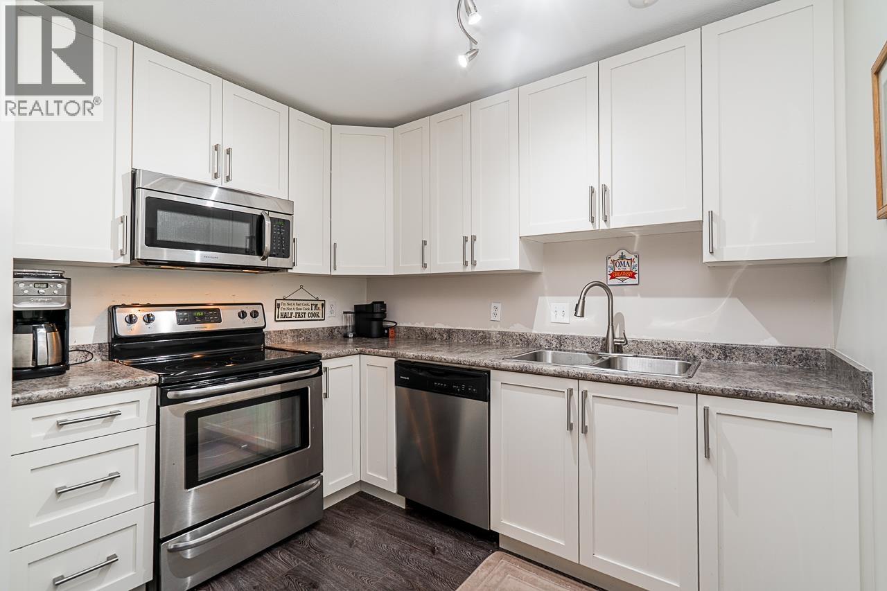 203 2983 CAMBRIDGE STREET, Port Coquitlam