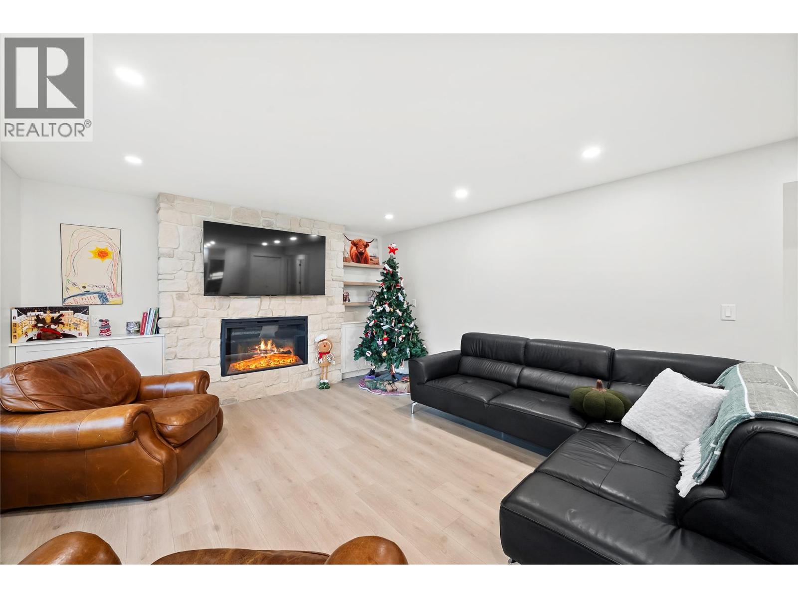 2022 Eagle Bay Road, Blind Bay