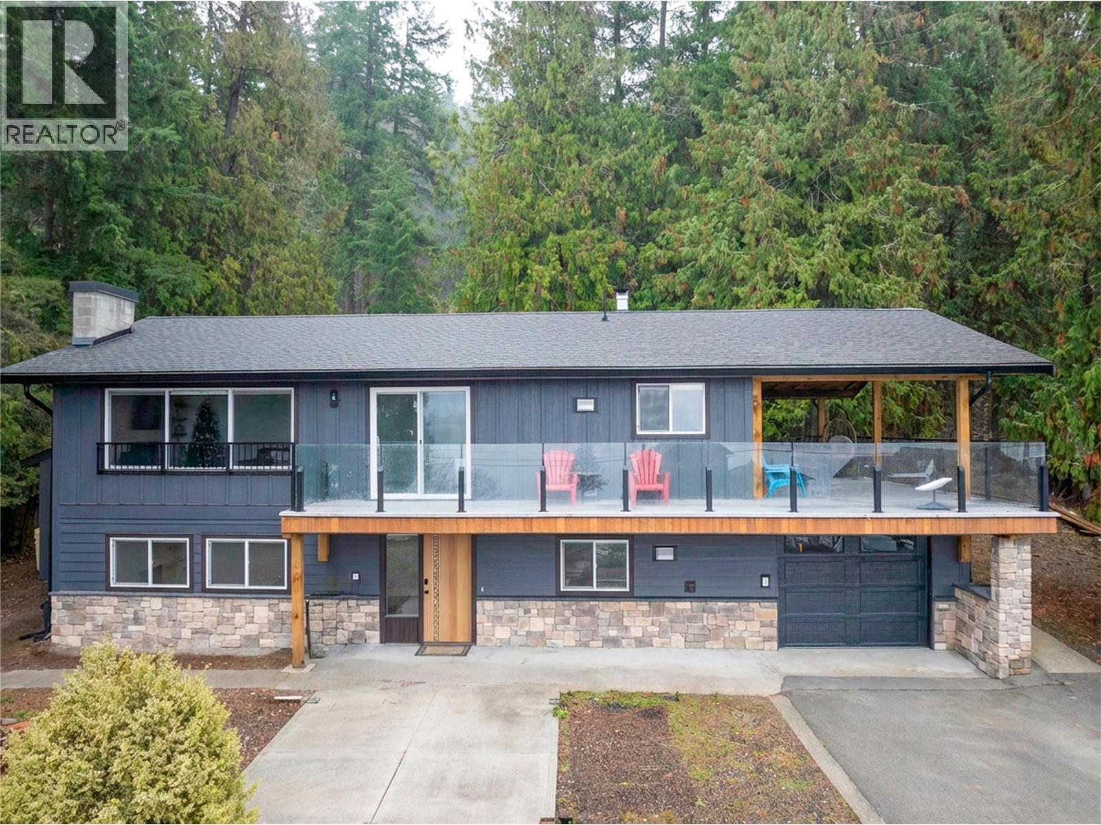 2022 Eagle Bay Road, Blind Bay