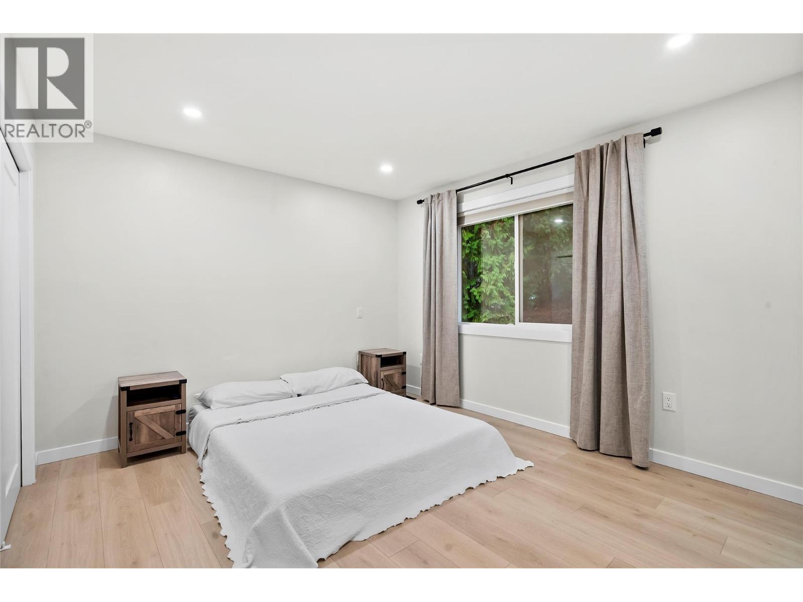 2022 Eagle Bay Road, Blind Bay