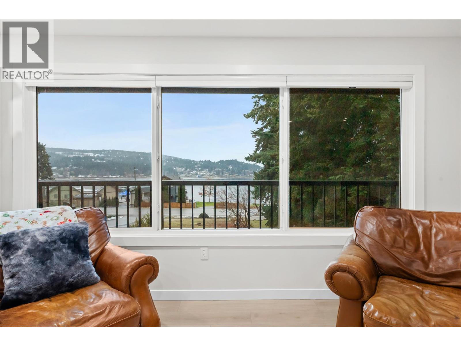 2022 Eagle Bay Road, Blind Bay