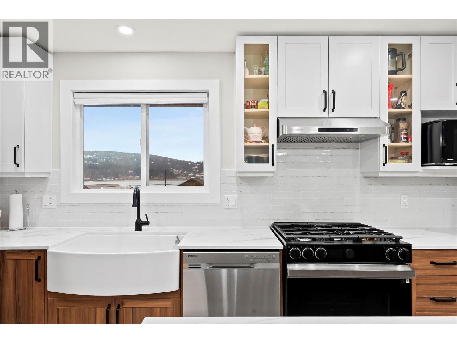 2022 Eagle Bay Road, Blind Bay