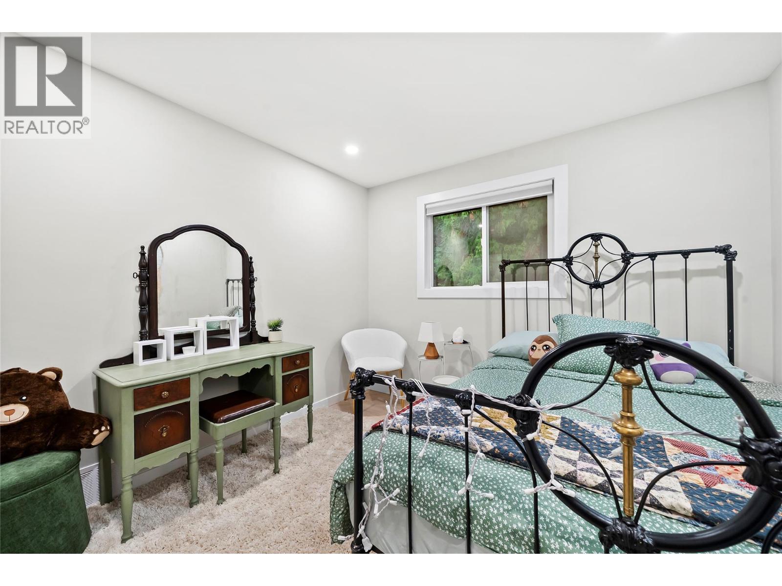 2022 Eagle Bay Road, Blind Bay