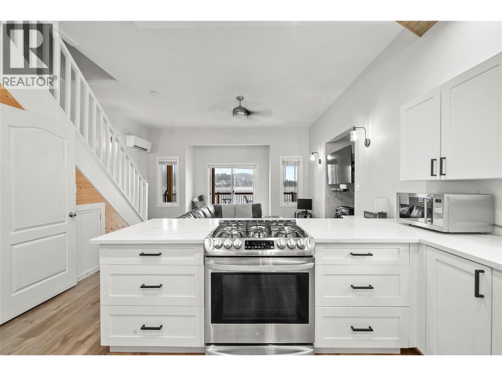 2022 Eagle Bay Road, Blind Bay