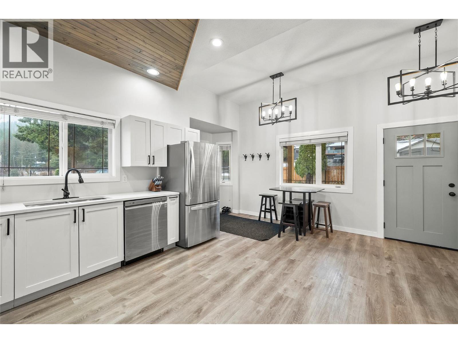 2022 Eagle Bay Road, Blind Bay