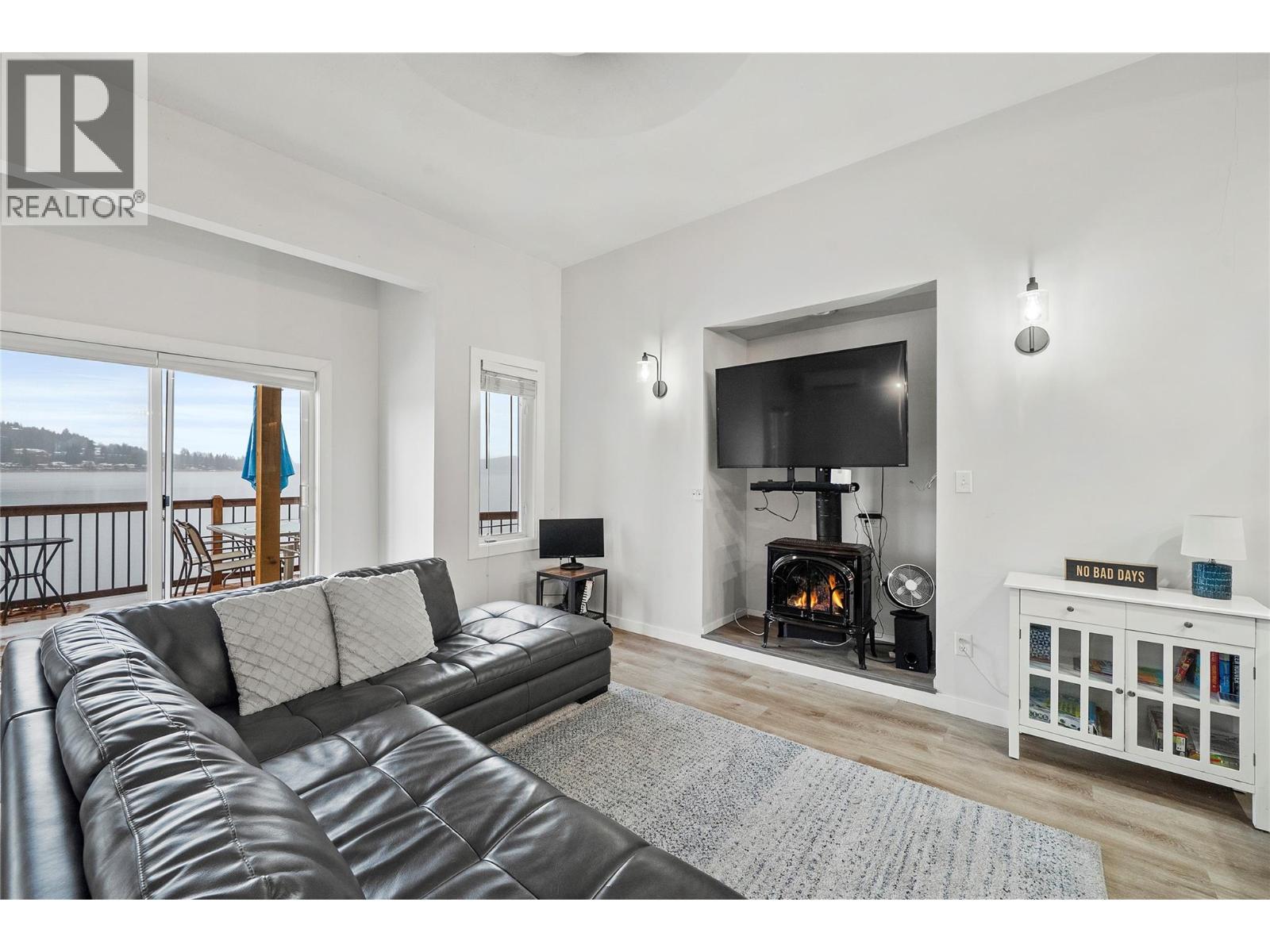 2022 Eagle Bay Road, Blind Bay