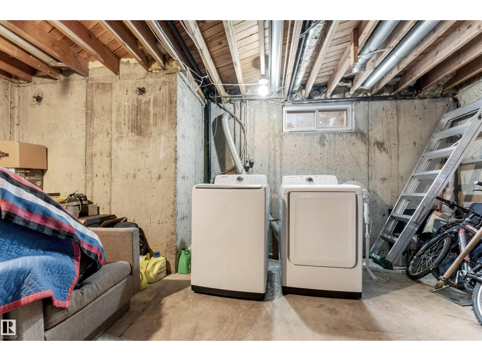 15304 121 ST NW, Edmonton