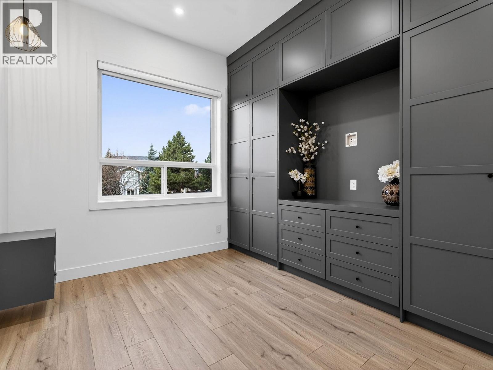  5300 Hedeman Court, Kelowna