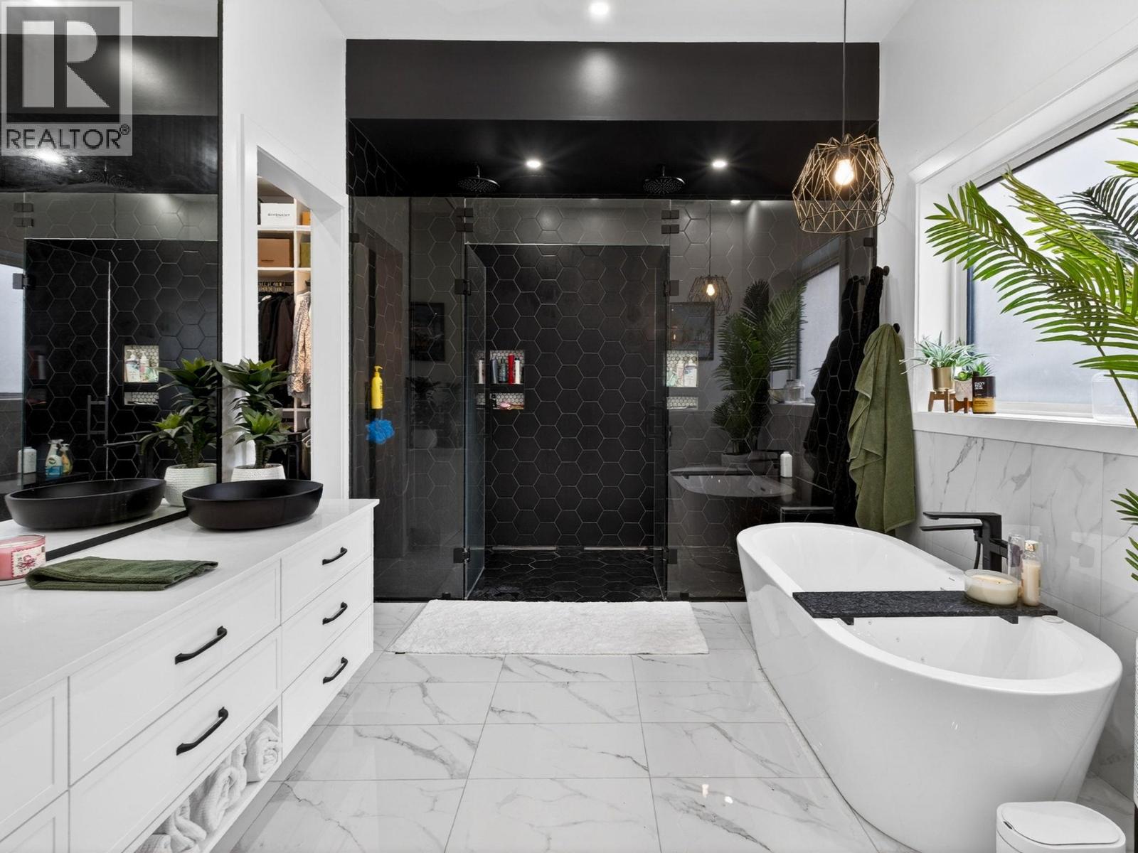  5300 Hedeman Court, Kelowna