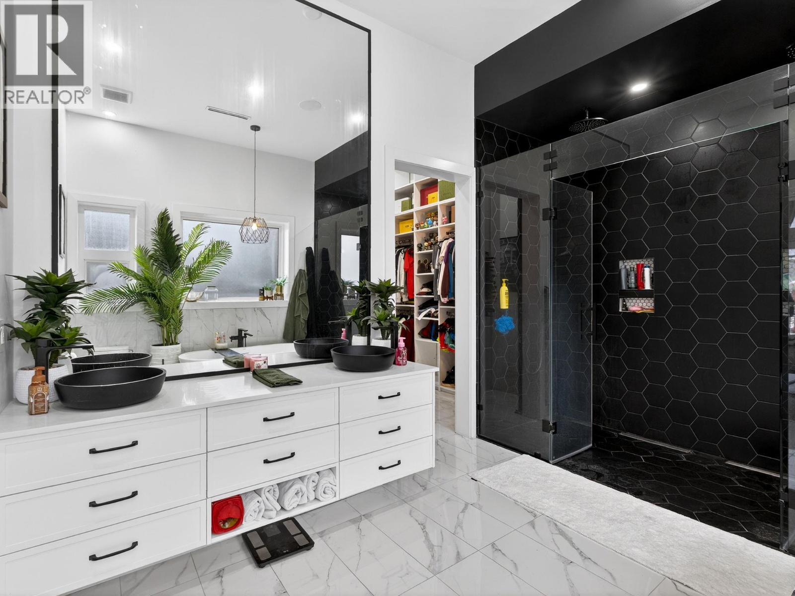  5300 Hedeman Court, Kelowna