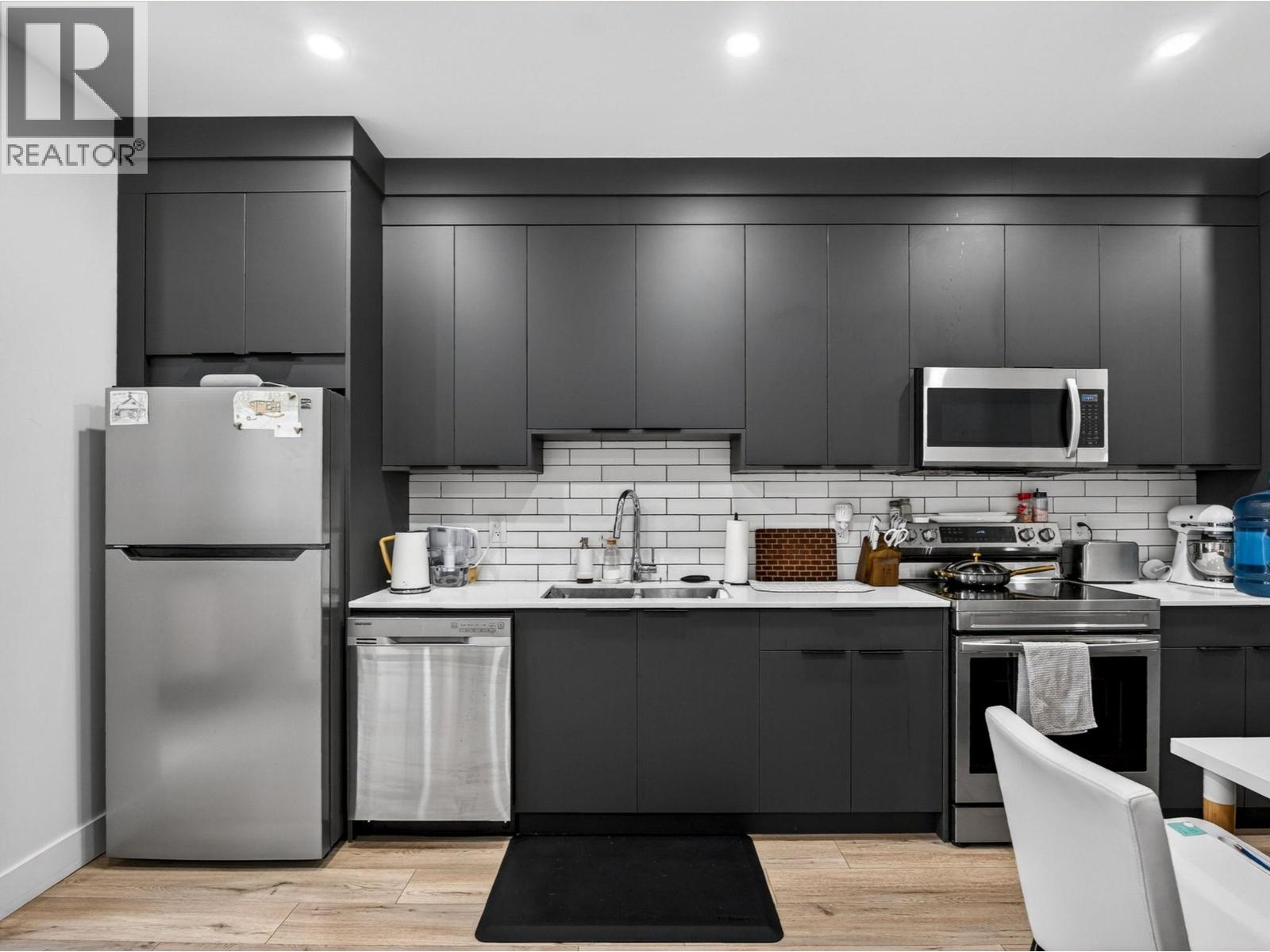  5300 Hedeman Court, Kelowna