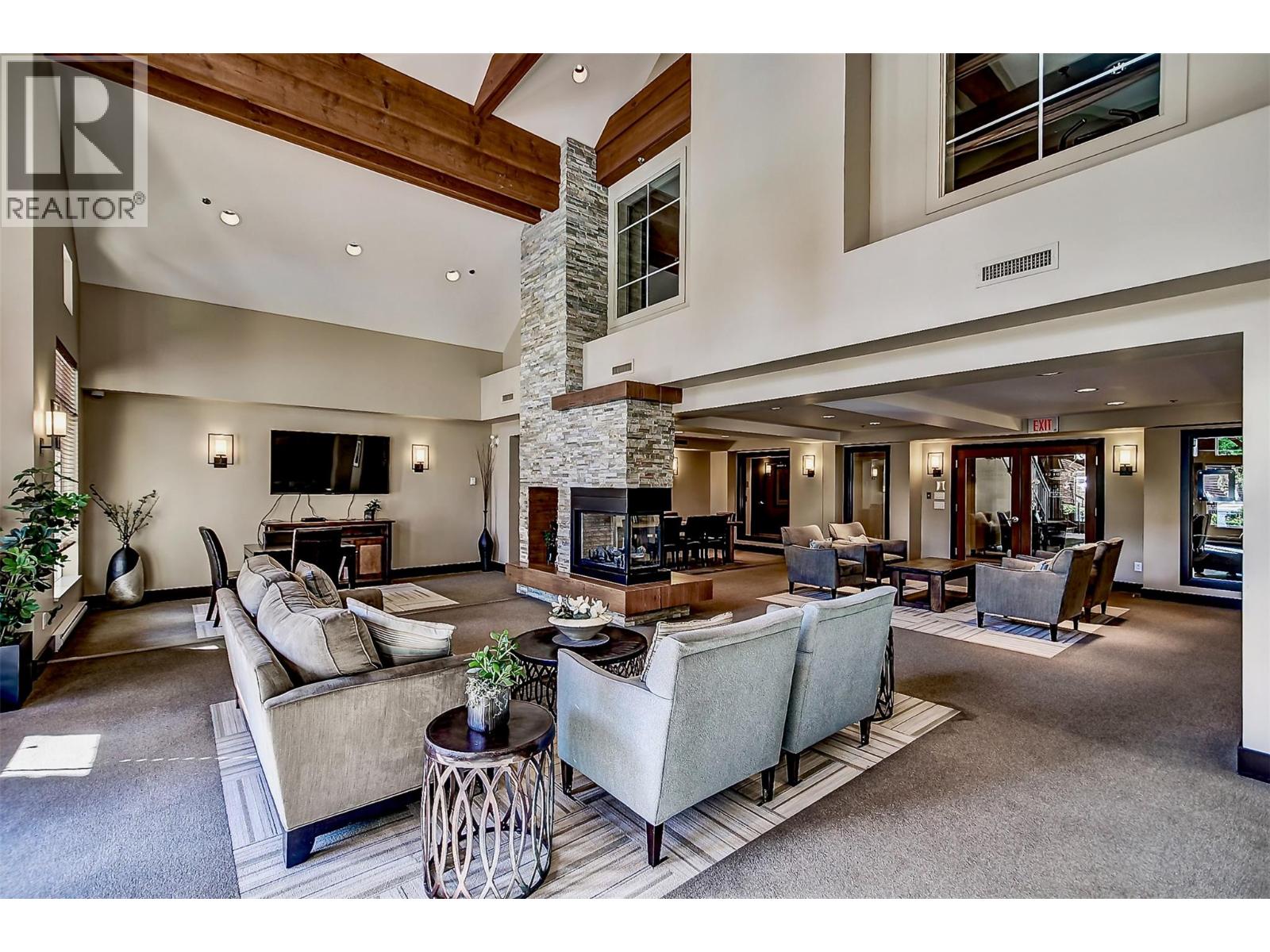 324 1099 Sunset Drive, Kelowna