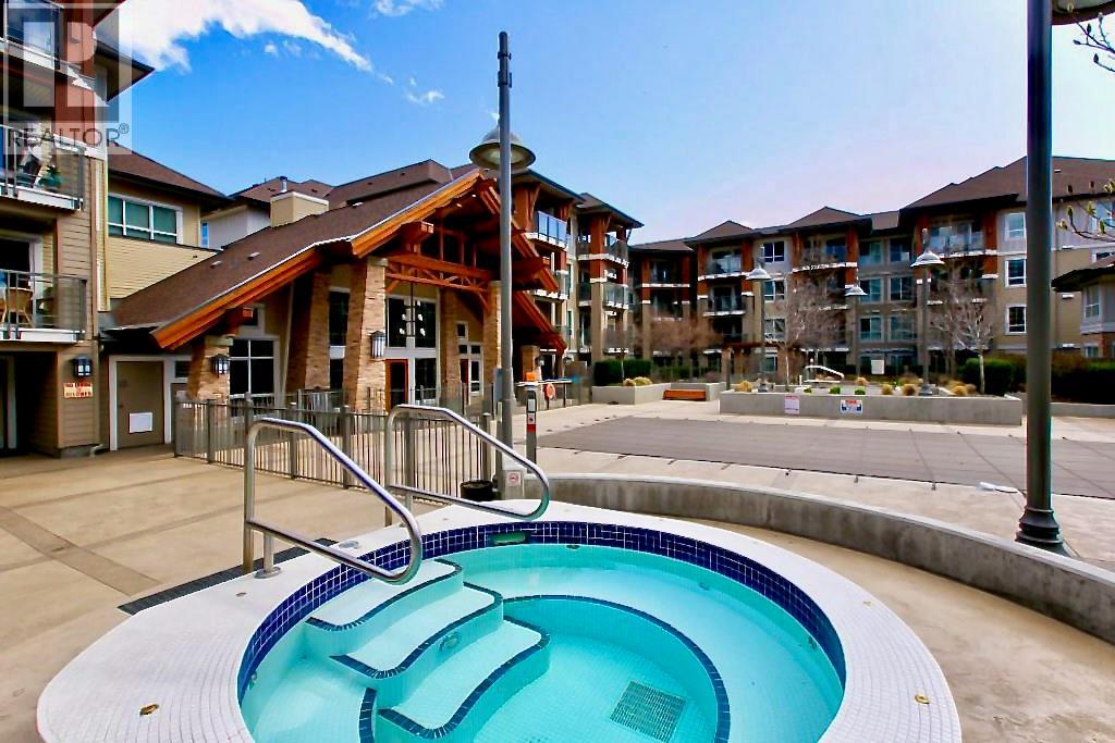 324 1099 Sunset Drive, Kelowna